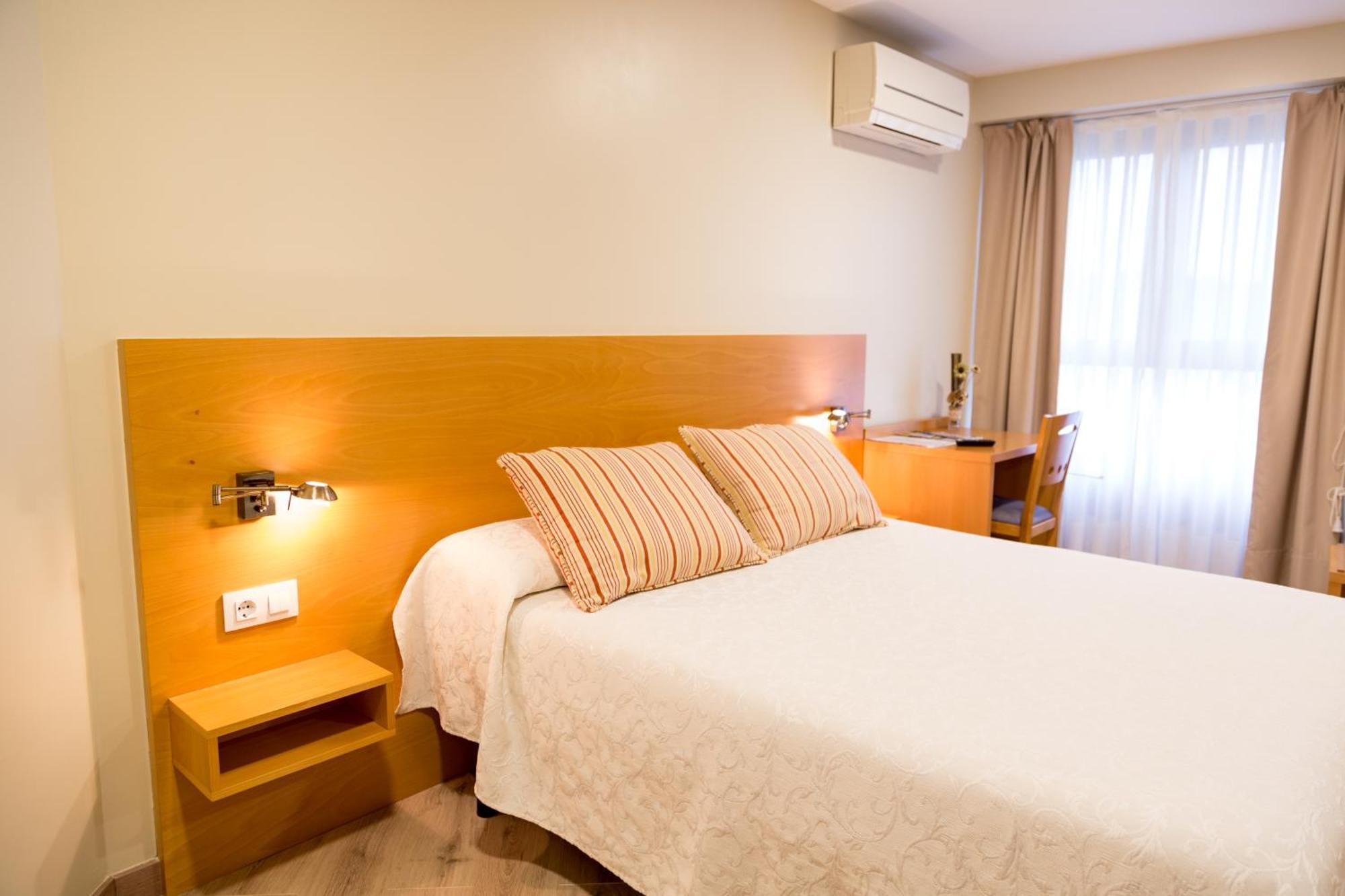 Apartamentos Playa De Кобресес Экстерьер фото