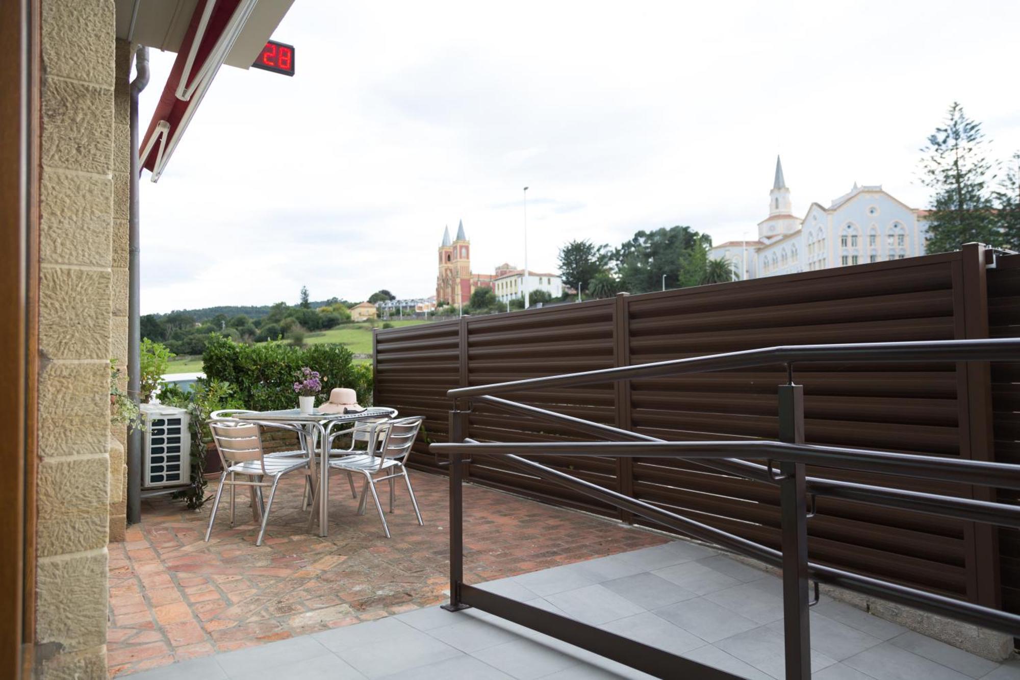 Apartamentos Playa De Кобресес Экстерьер фото